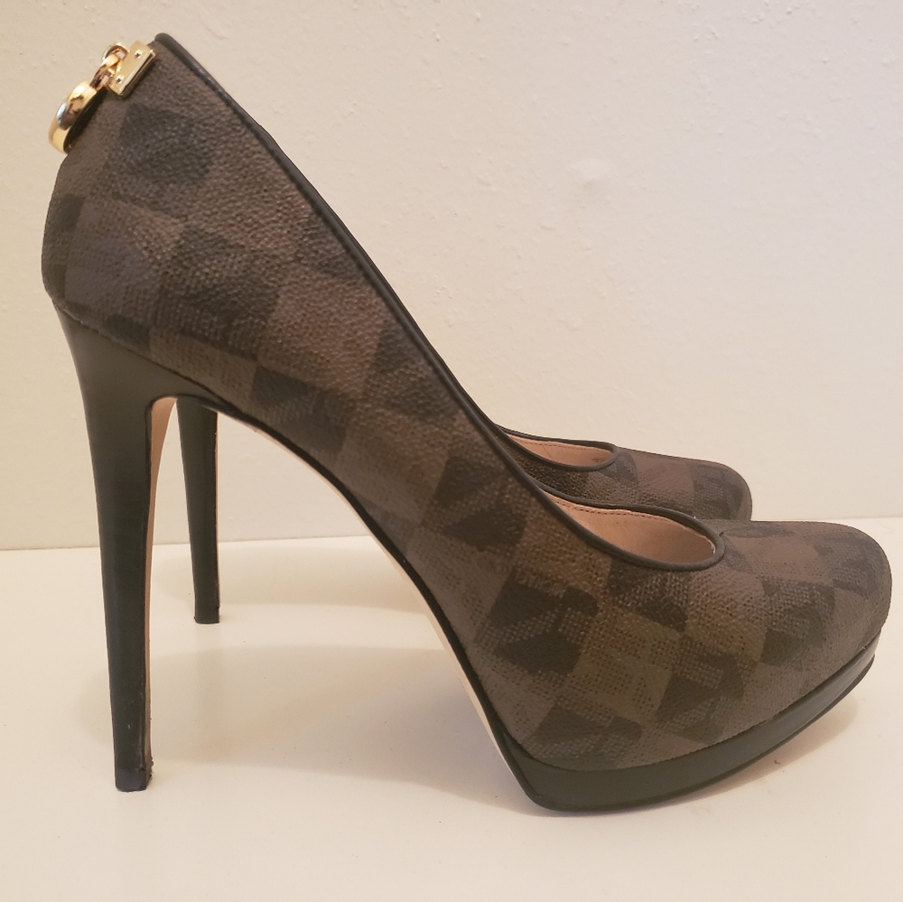 Michael Kors heel